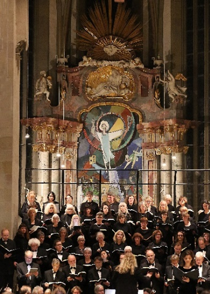 Die Sängerinnen und Sänger der Kantorei beim Konzert in der St. Johannis-Kirche